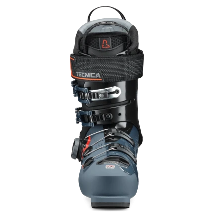 The Mach BOA 120 has a masculine aloe green color on the shell and a black upper cuff