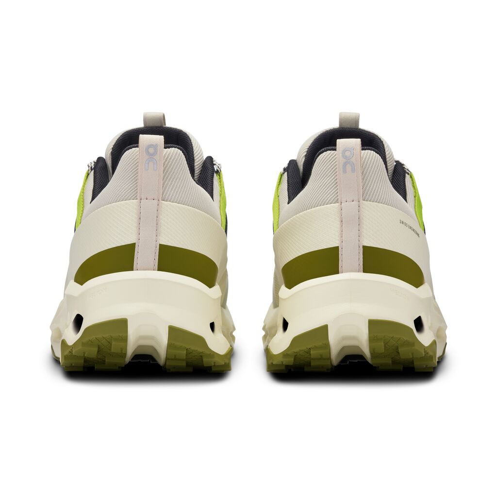 The Cloudhorizon is engineered with a reliable Missiongrip™ rubber outsole to deliver grip, traction, and durability on wet and dry surfaces. Outstanding support and stability, to keep you sure-footed on uneven ground.