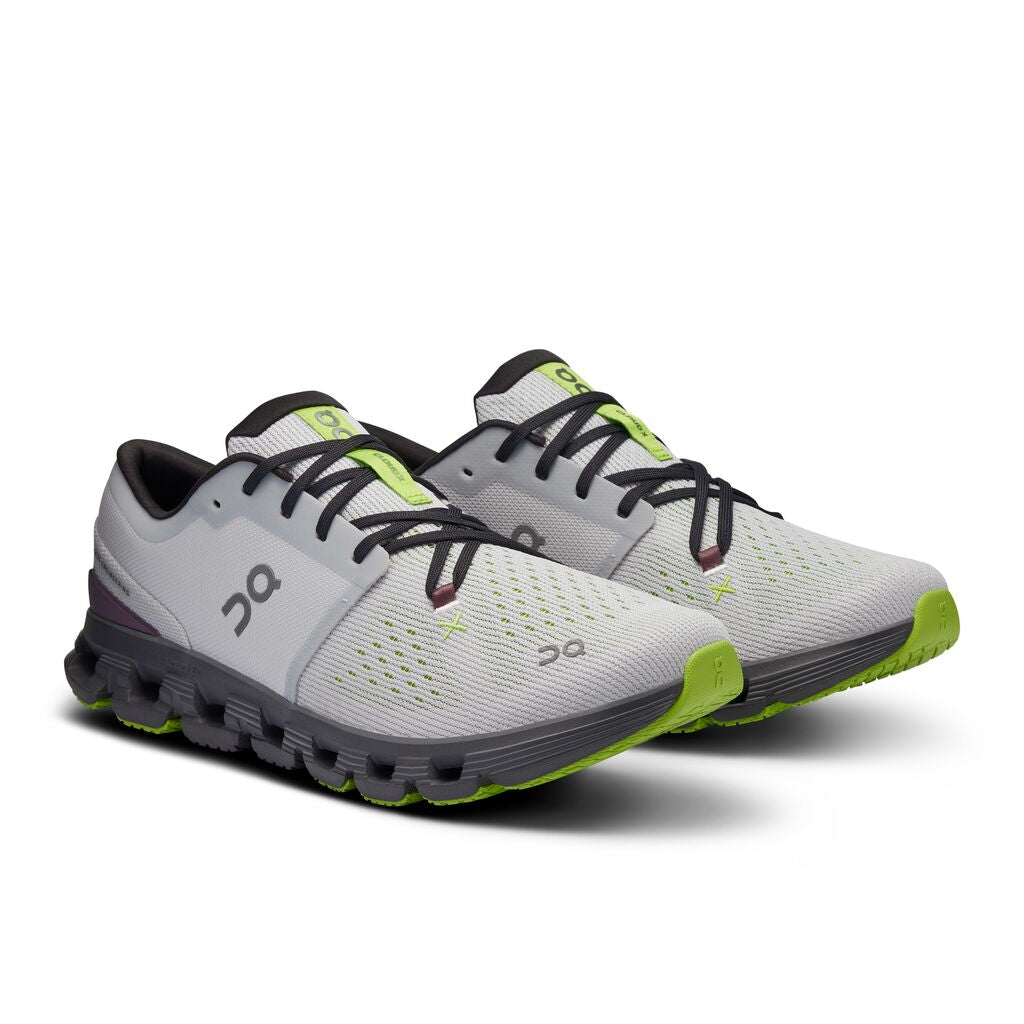 The Helion™ superfoam midsole delivers cushioning underfoot, while extra padding in the heel means even more comfort. For lateral stability, the midfoot cage and star lacing system wrap securely around the foot.