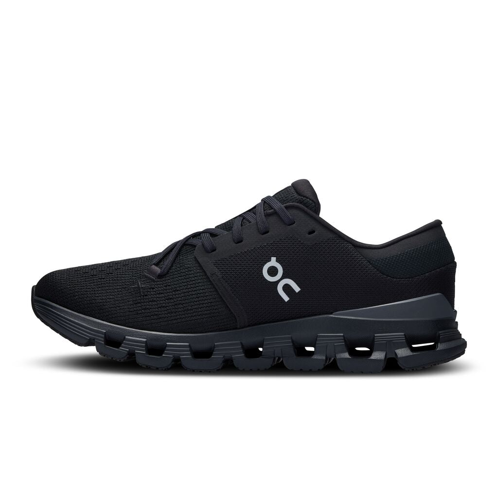 The medial side of the Cloud X 4 has a similiar design and style as the lateral side