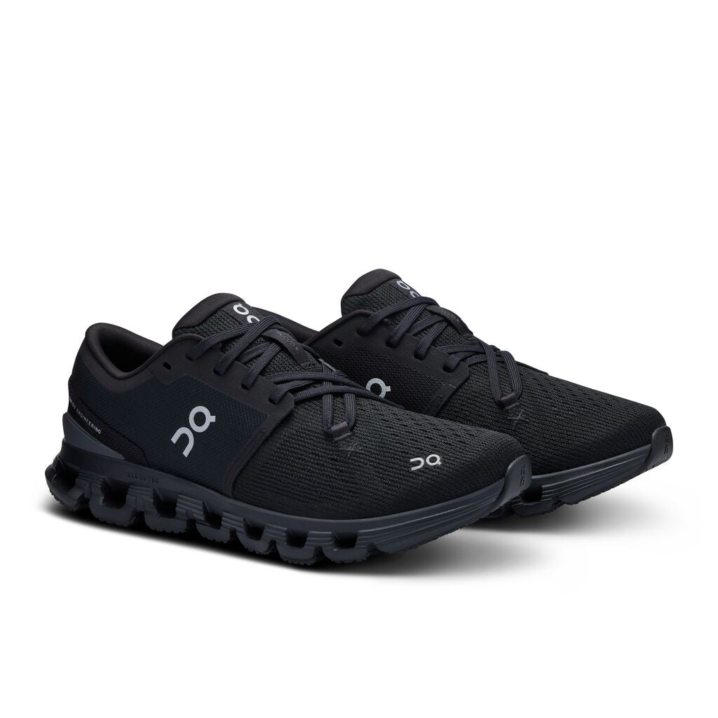 The upper of the On Cloud X4 basically has 2 part.  The midfoot back is a thicker materail eith a very tight mesh for stability, while the forefoot has a much more relaxed mesh for breathability