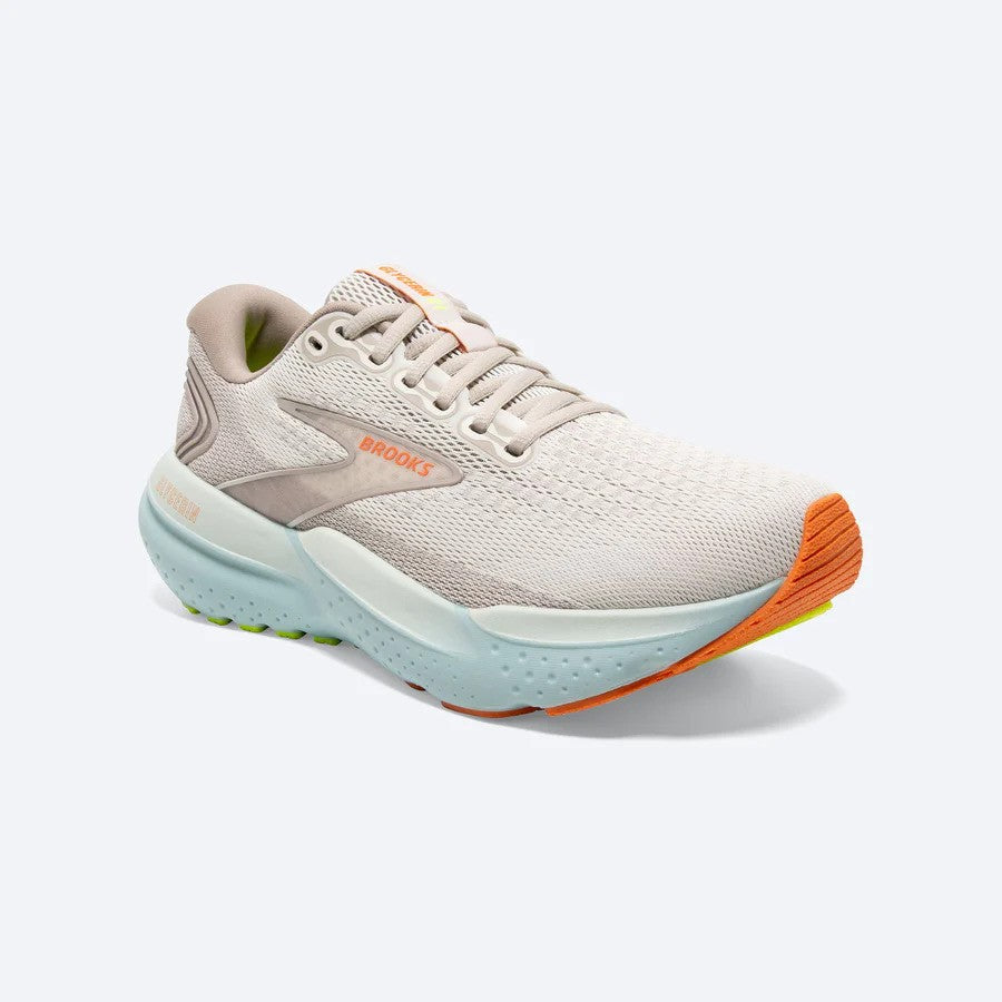 The diagonal view of the Glycerin 21shows the dimples in the midsole