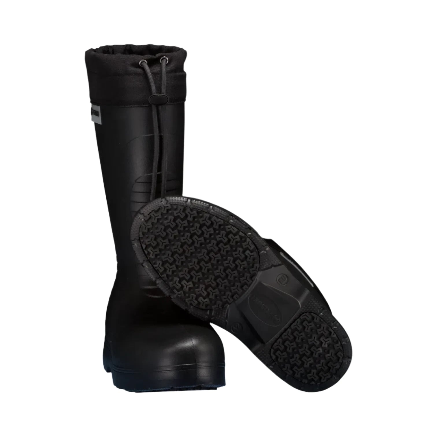 These high after ski boots will keep the weather out no matter what